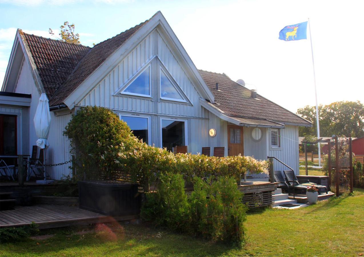 Stuga m havsutsikt&50m till strand Byxelkrok Exteriör bild