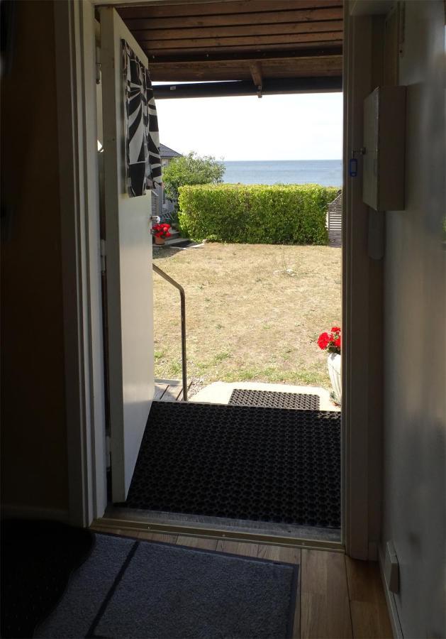 Stuga m havsutsikt&50m till strand Byxelkrok Exteriör bild